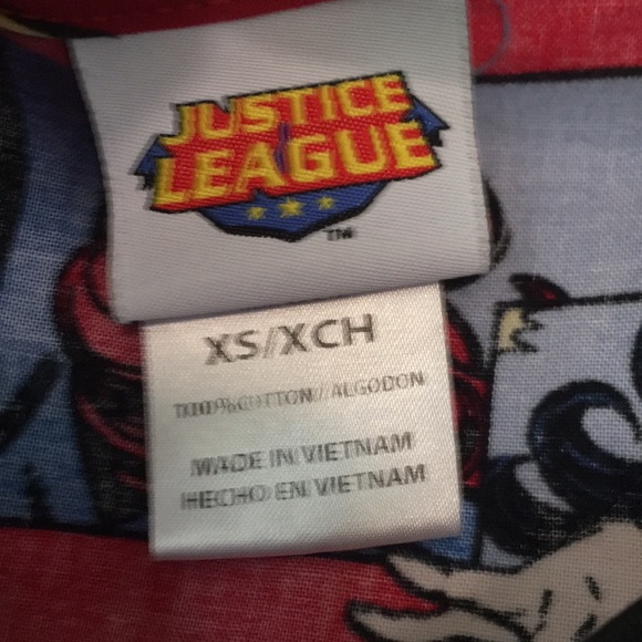 •Justice League Women’s Super Hero Scrub Top• - Picture 4 of 5